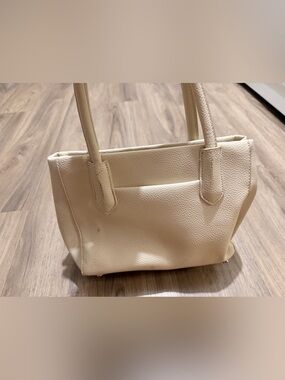 Cream Leather-Textured Tote Bag - Classic Everyday Handbag